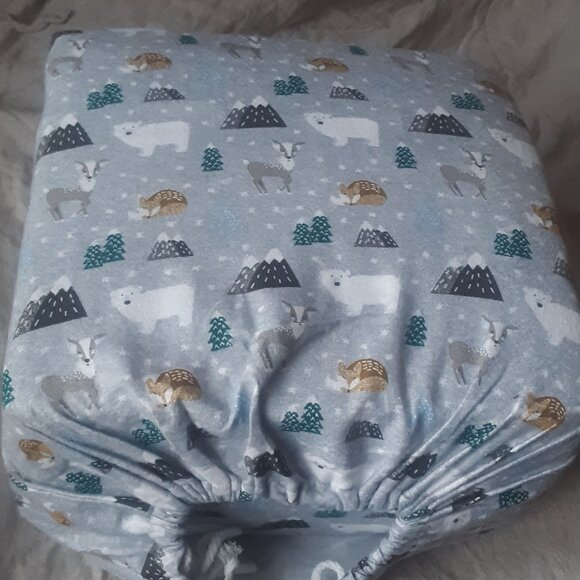 Flannel Portugal Cal. King Grey Background with Animal & Plant Print Sheet Set - Picture 3 of 7